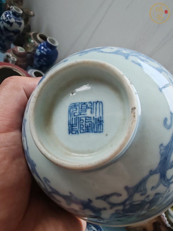 古玩陶瓷青花纏枝花卉紋碗真品鑒賞圖