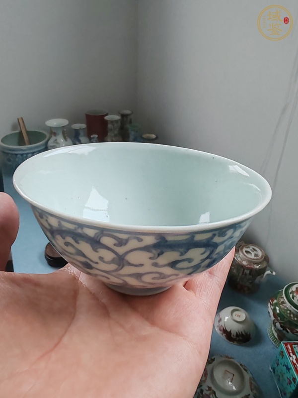 古玩陶瓷青花纏枝花卉紋碗真品鑒賞圖