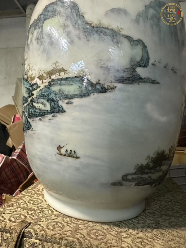 古玩陶瓷粉彩山水紋燈籠瓶真品鑒賞圖