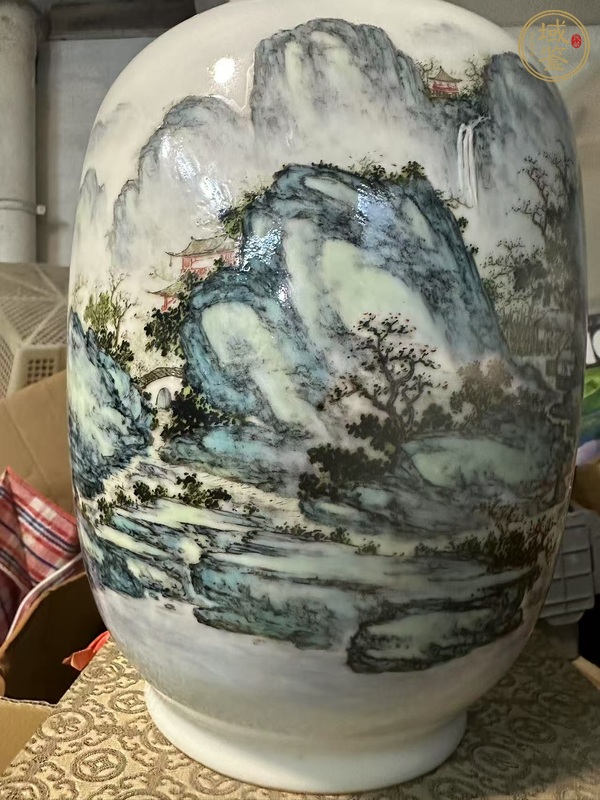 古玩陶瓷粉彩山水紋燈籠瓶真品鑒賞圖