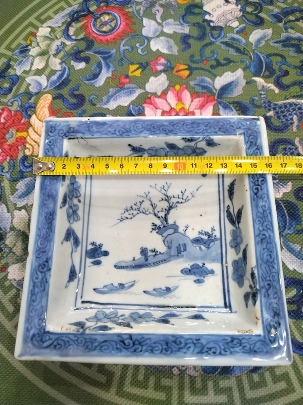 古玩陶瓷明代青花山水人物紋四方盤拍賣，當(dāng)前價(jià)格3200元