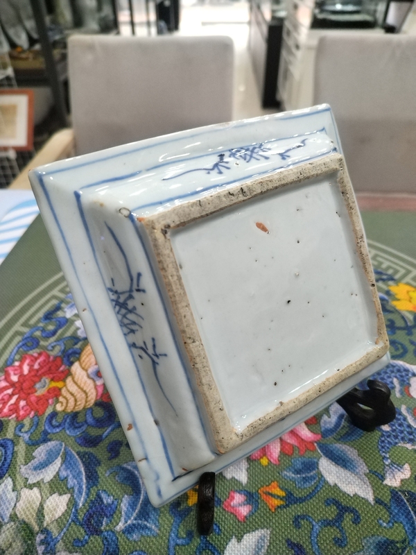古玩陶瓷明代青花山水人物紋四方盤拍賣，當(dāng)前價(jià)格3200元
