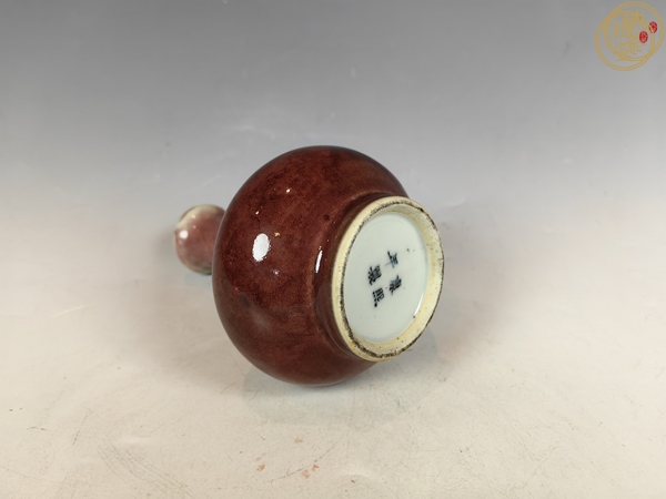 古玩陶瓷紅釉蒜頭瓶真品鑒賞圖