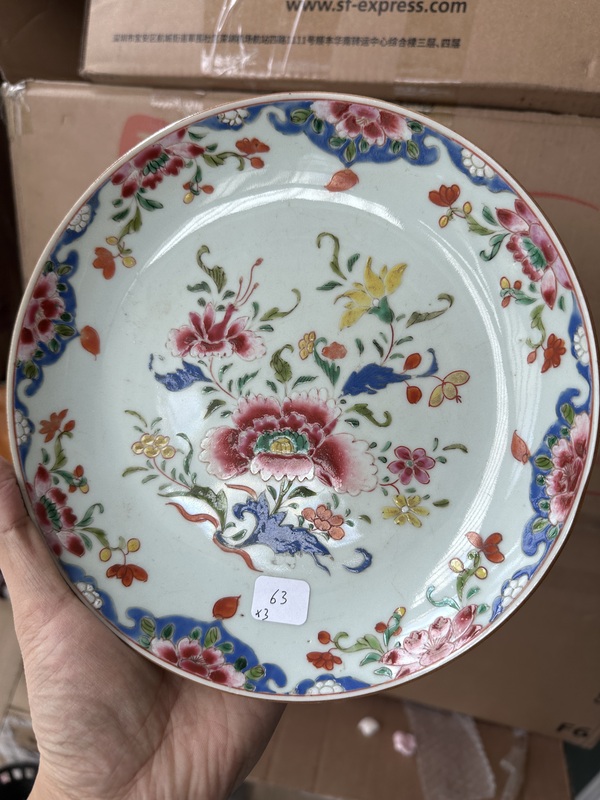 古玩陶瓷粉彩花卉紋盤拍賣，當(dāng)前價(jià)格2300元