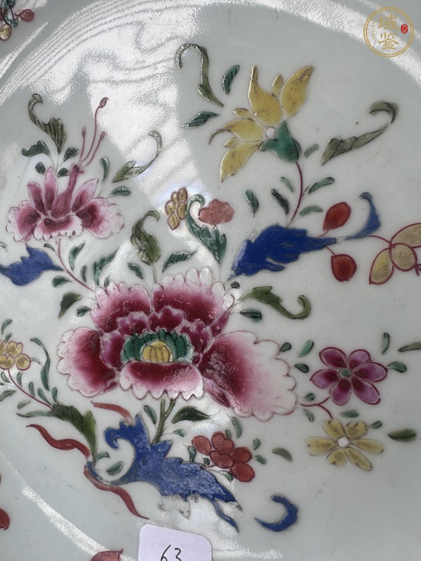 古玩陶瓷粉彩花卉紋盤(pán)真品鑒賞圖