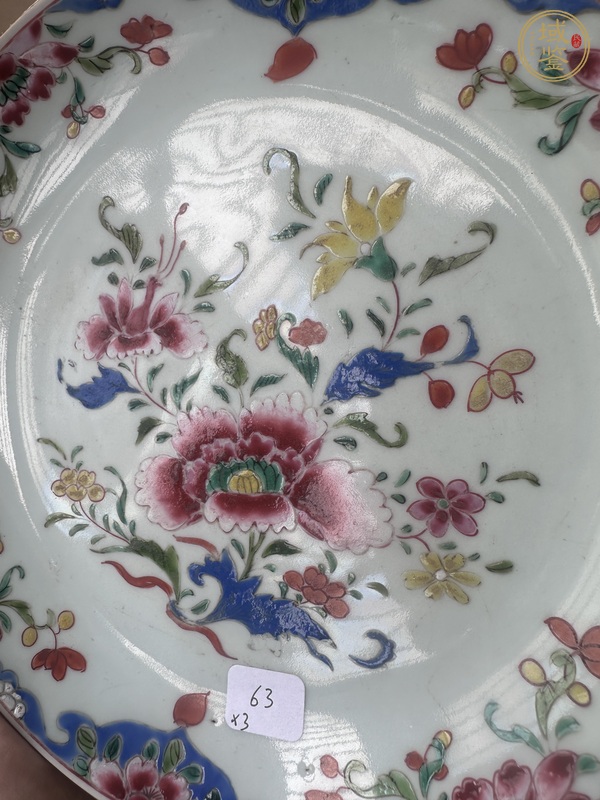 古玩陶瓷粉彩花卉紋盤(pán)真品鑒賞圖