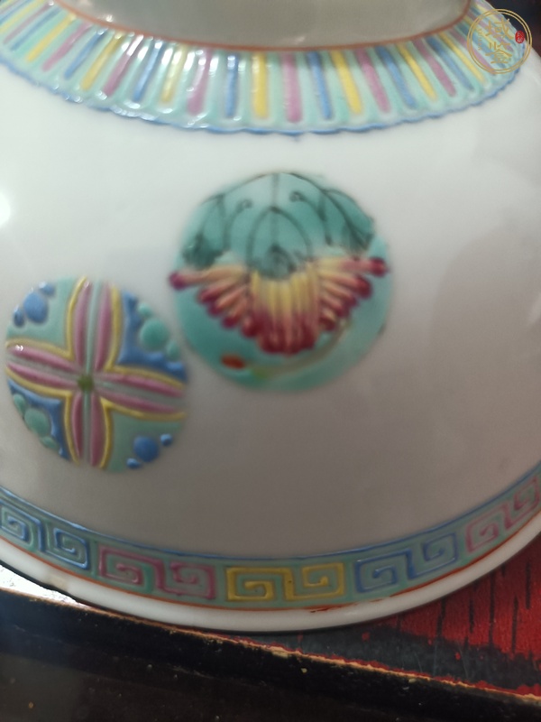 古玩陶瓷皮球花粉彩碗真品鑒賞圖