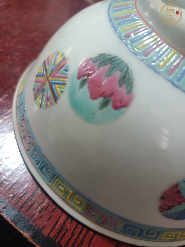 古玩陶瓷皮球花粉彩碗真品鑒賞圖