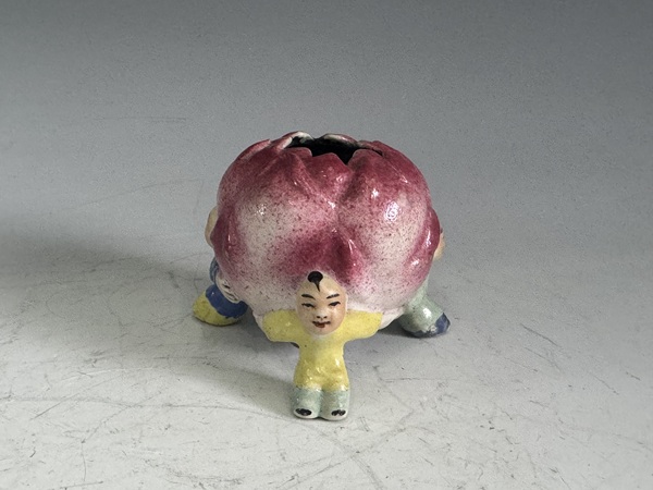 古玩轉(zhuǎn)賣(mài)清晚·童子背蓮水盂拍賣(mài)，當(dāng)前價(jià)格222元