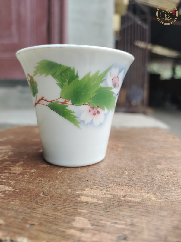 古玩陶瓷粉彩馬蹄杯真品鑒賞圖