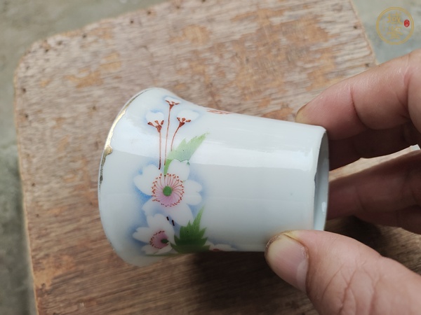 古玩陶瓷粉彩馬蹄杯真品鑒賞圖