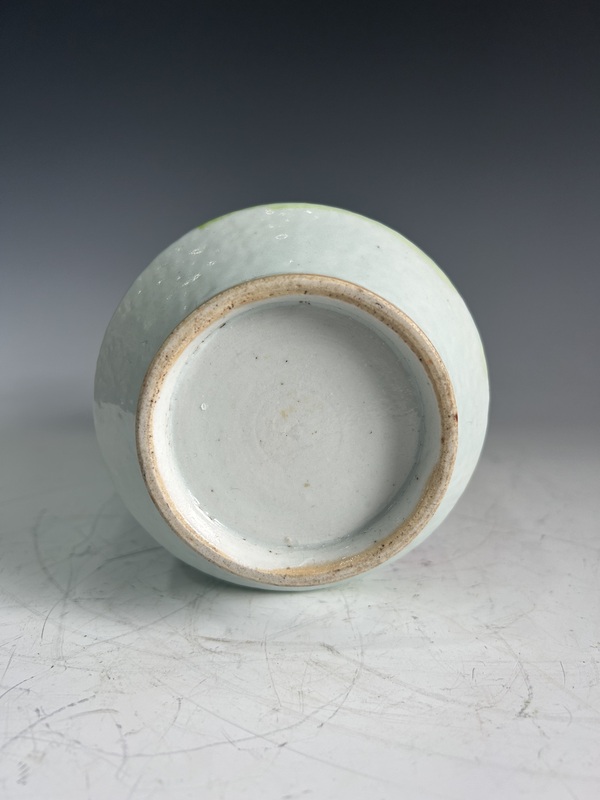 古玩陶瓷清乾隆·人物燈籠瓶拍賣(mài)，當(dāng)前價(jià)格49500元
