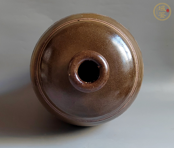 古玩陶瓷茶葉末釉刻水波紋梅瓶真品鑒賞圖