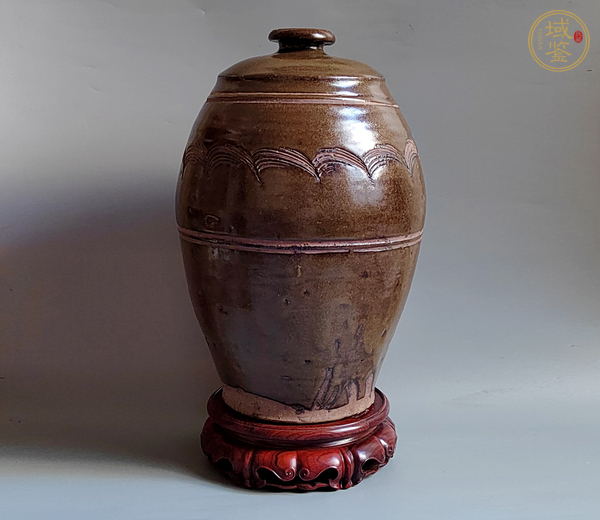 古玩陶瓷茶葉末釉刻水波紋梅瓶真品鑒賞圖