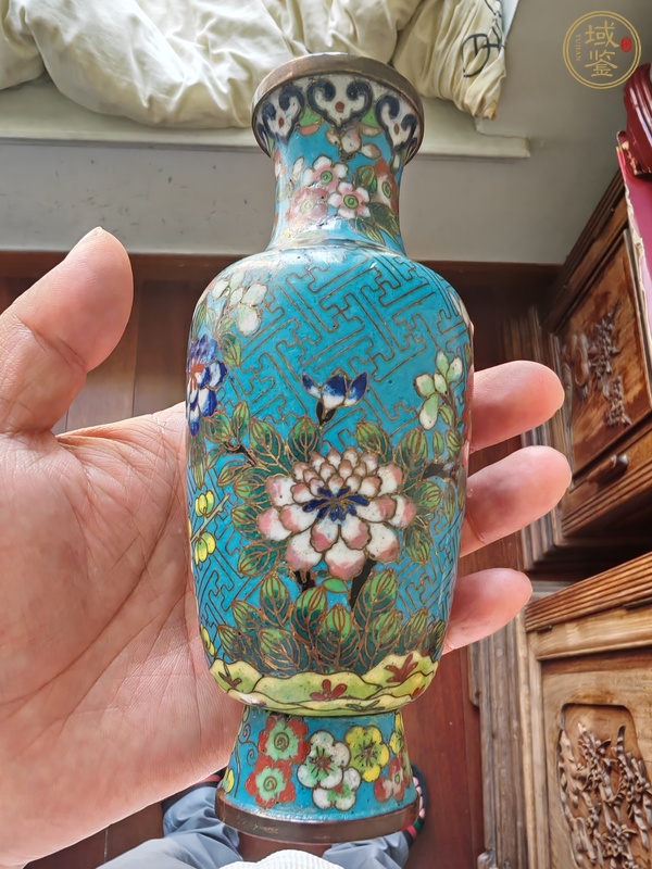 古玩陶瓷銅胎畫琺瑯花卉紋瓶真品鑒賞圖