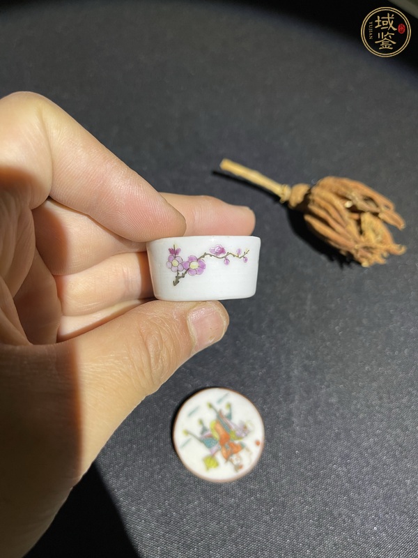 古玩陶瓷晚清細路粉彩小蓋盒真品鑒賞圖