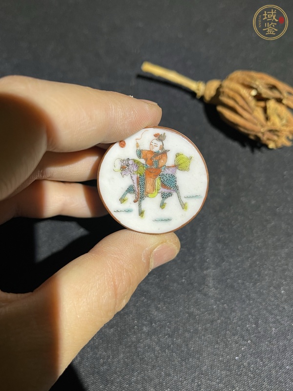 古玩陶瓷晚清細路粉彩小蓋盒真品鑒賞圖