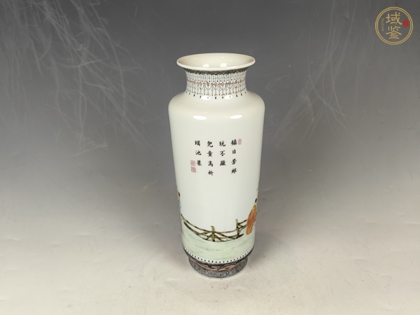 古玩陶瓷民國粉彩嬰戲折桂賞瓶真品鑒賞圖