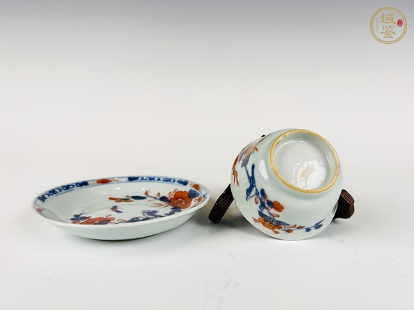 古玩陶瓷清早期·青花花鳥礬紅描金杯碟真品鑒賞圖