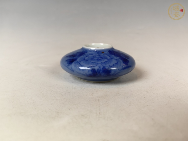 古玩陶瓷清中藍(lán)上藍(lán)青花花卉紋文房水盂真品鑒賞圖