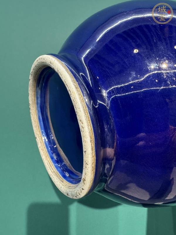 古玩陶瓷霽藍(lán)釉描金紋賞瓶真品鑒賞圖