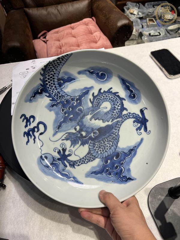 古玩陶瓷青花過墻龍紋盤真品鑒賞圖