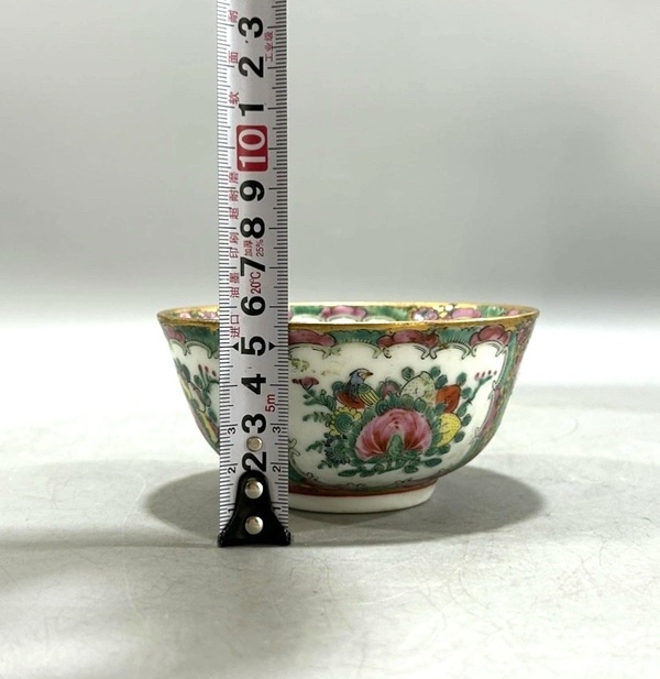 古玩陶瓷廣彩開窗花卉碗拍賣，當(dāng)前價格260元