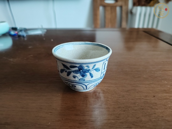 古玩陶瓷青花花卉紋杯真品鑒賞圖