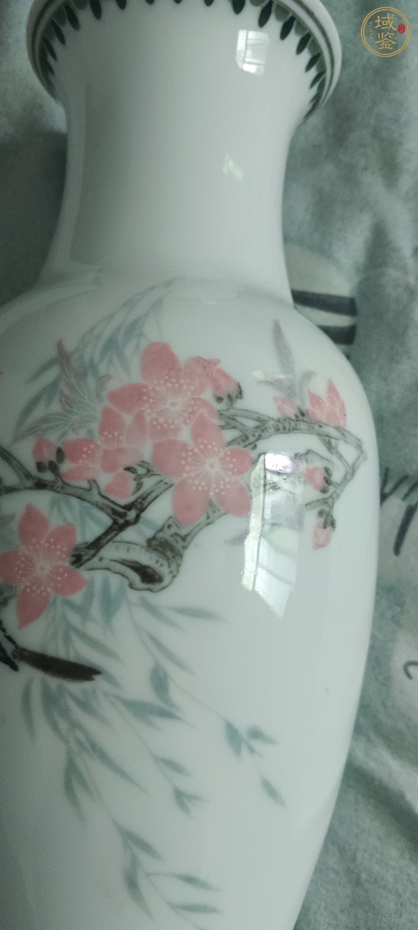 古玩陶瓷粉彩花鳥紋瓶真品鑒賞圖