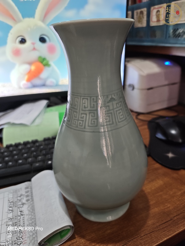 古玩陶瓷豆青釉瓶真品鑒賞圖