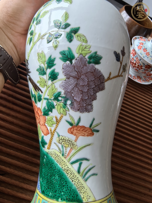 古玩陶瓷五彩花鳥紋瓶真品鑒賞圖