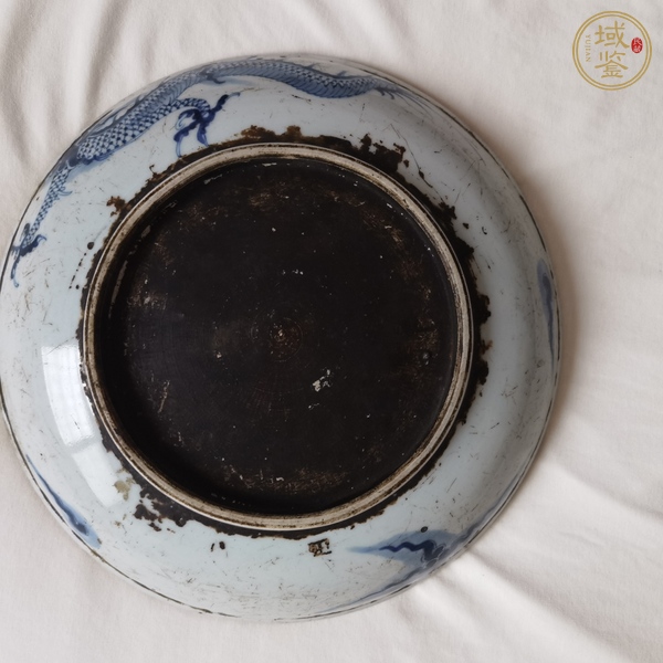 古玩陶瓷青花過(guò)墻龍紋臥盤(pán)真品鑒賞圖