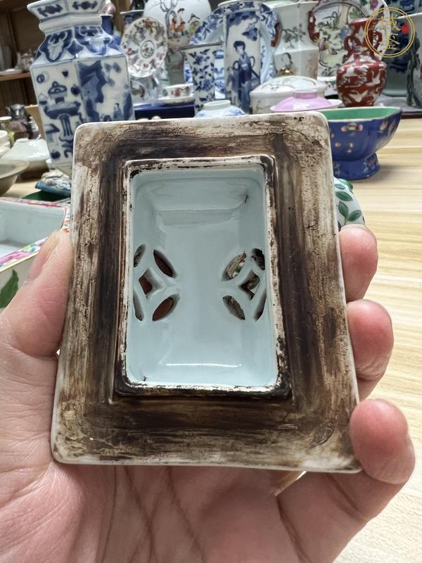 古玩陶瓷青花五彩龍紋鼎式爐真品鑒賞圖