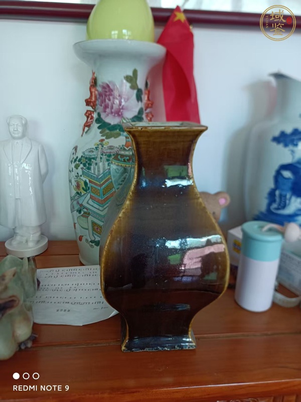 古玩陶瓷褐釉四方瓶真品鑒賞圖