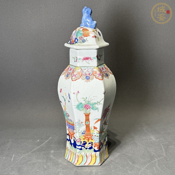 古玩陶瓷粉彩花卉紋六方蓋瓶真品鑒賞圖