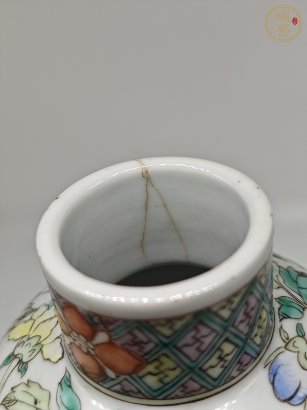 古玩陶瓷粉彩龍穿花紋雞腿瓶真品鑒賞圖