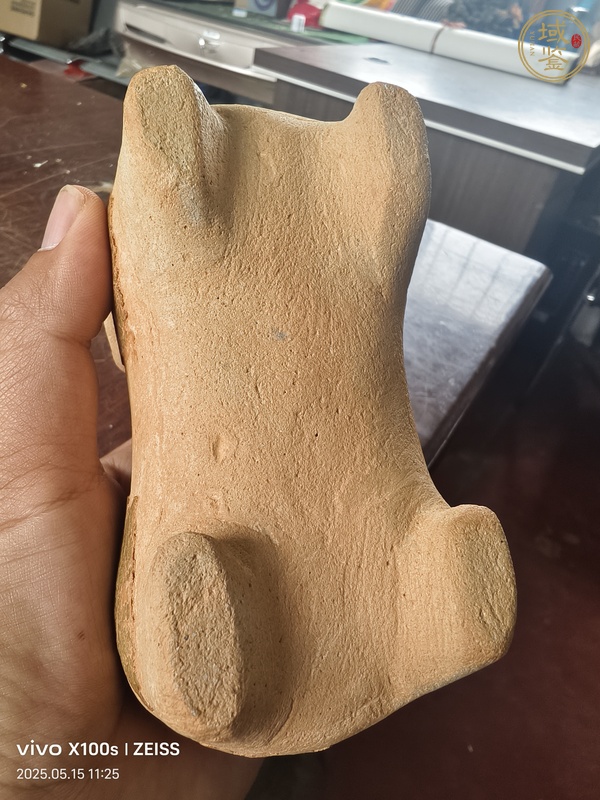 古玩陶瓷洪州窯青釉獅子擺件真品鑒賞圖