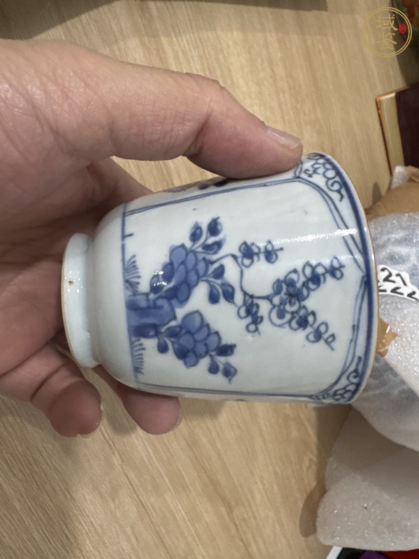 古玩陶瓷花卉紋青花杯真品鑒賞圖