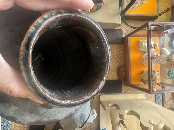 古玩陶瓷磁州窯系黑釉瓶真品鑒賞圖
