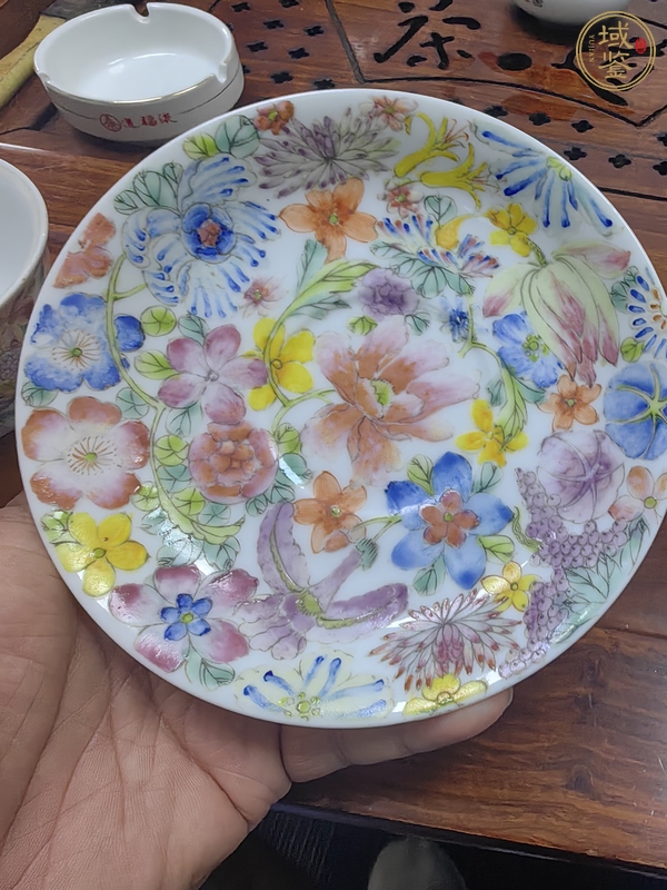 古玩陶瓷粉彩杯碟真品鑒賞圖