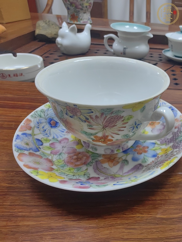古玩陶瓷粉彩杯碟真品鑒賞圖