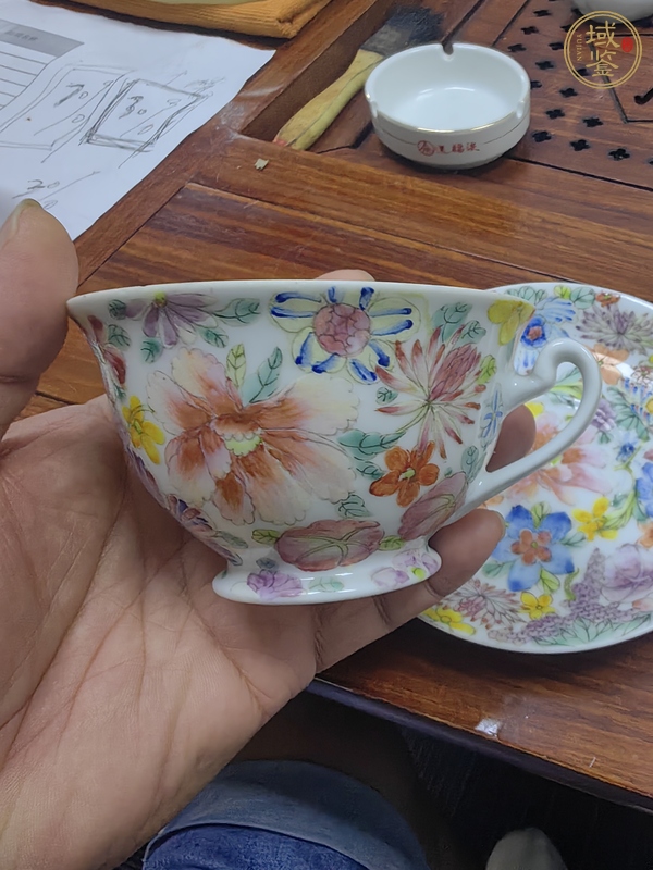 古玩陶瓷粉彩杯碟真品鑒賞圖