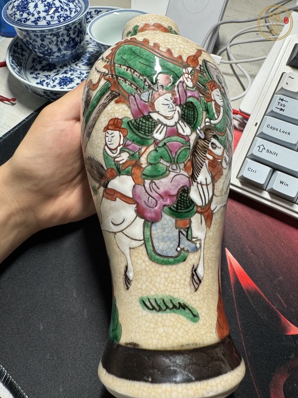 古玩陶瓷哥釉地鐵銹釉五彩加粉彩刀馬人雞腿蓋瓶真品鑒賞圖