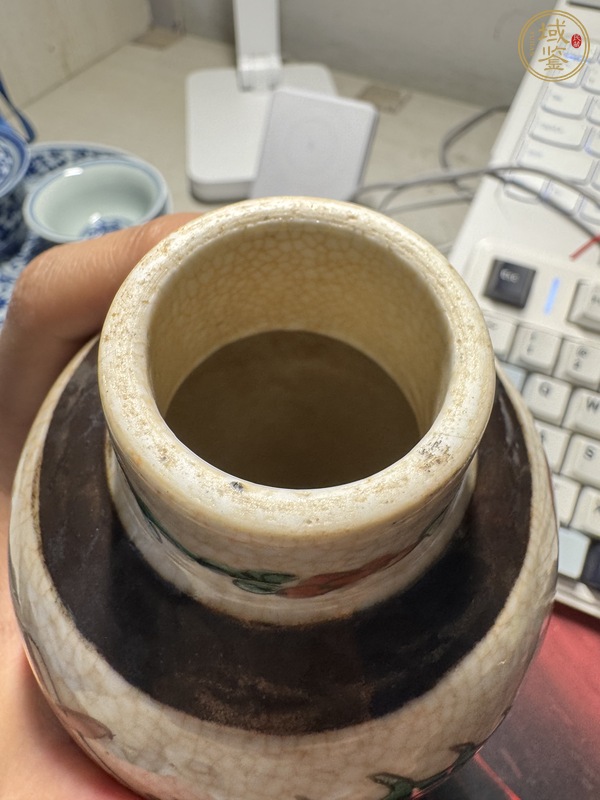 古玩陶瓷哥釉地鐵銹釉五彩加粉彩刀馬人雞腿蓋瓶真品鑒賞圖