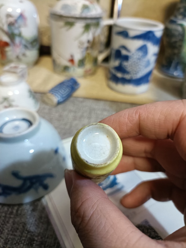 古玩陶瓷民國黃釉描金松鶴延年圖鼻煙壺拍賣,當前價格3888元