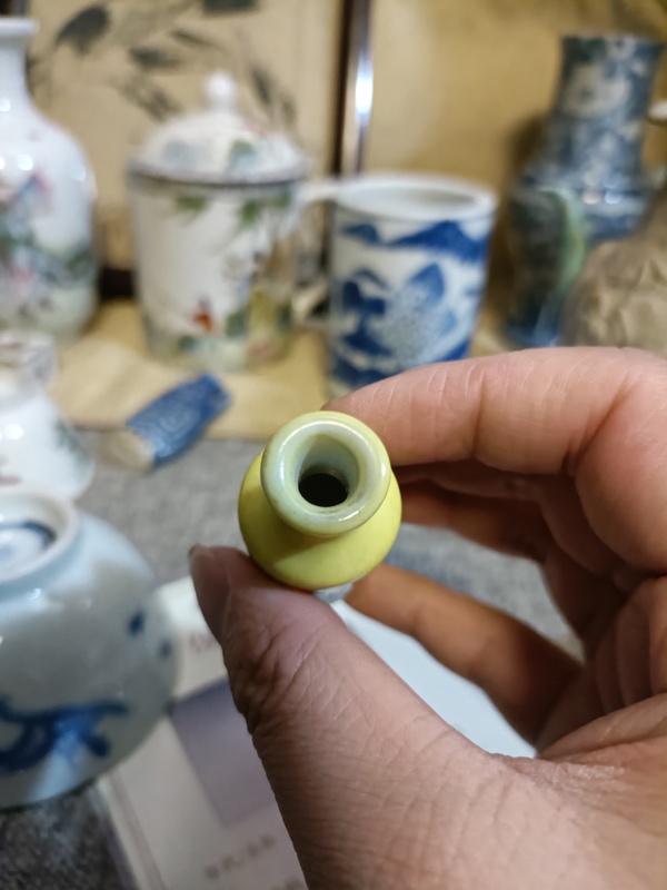 古玩陶瓷民國黃釉描金松鶴延年圖鼻煙壺拍賣,當前價格3888元