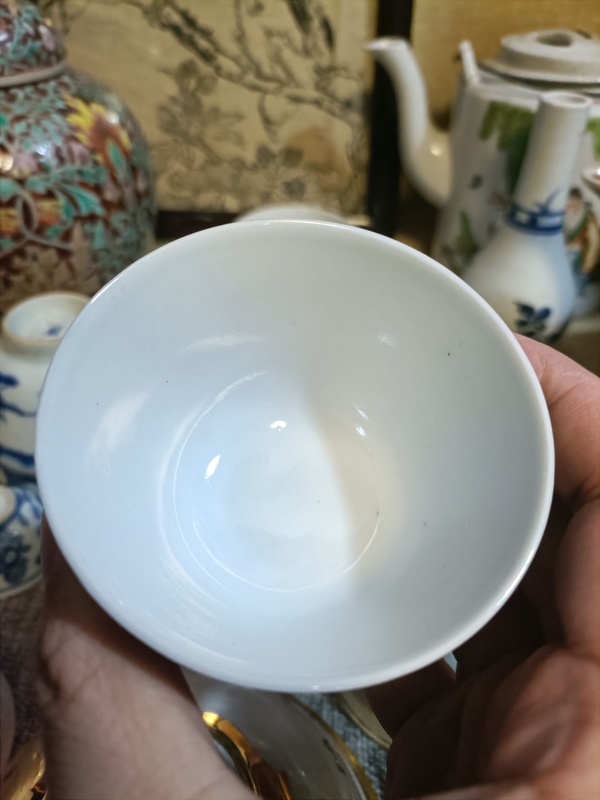 古玩陶瓷民國晚松石綠開光粉彩童子圖仰鐘杯拍賣,當前價格2888元