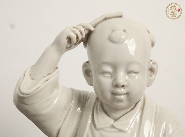 古玩陶瓷擊鼓童子塑像真品鑒賞圖