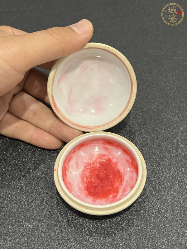 古玩陶瓷墨彩人物蓋盒真品鑒賞圖