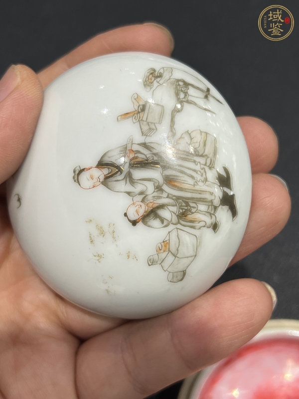 古玩陶瓷墨彩人物蓋盒真品鑒賞圖